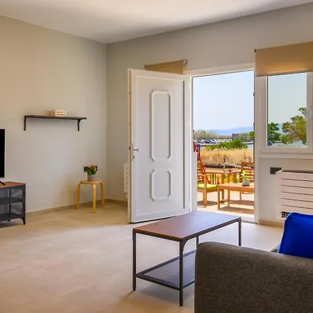 Summer Waves Apartment *